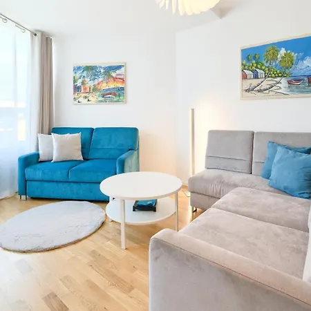 Sun & Snow Seaside Apartment *